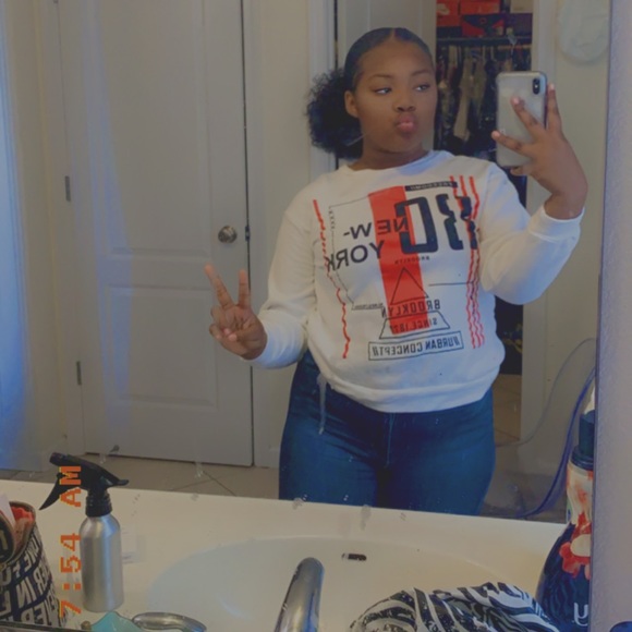 Meet your Posher, Jade - Picture 3 of 8